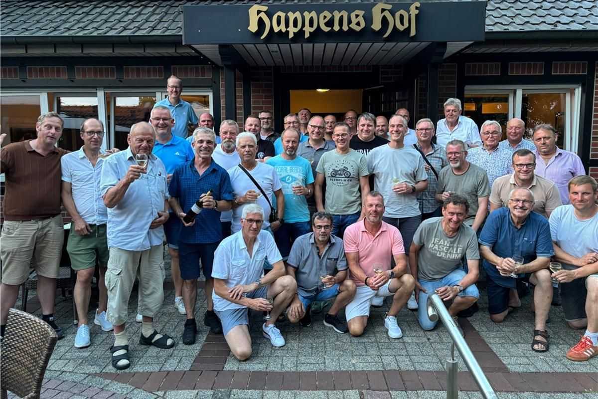 Bei der Weinprobe stimmten sich die Würdenträger und Vorstand auf das Schützenfest ein. Quelle: Männerschützengilde